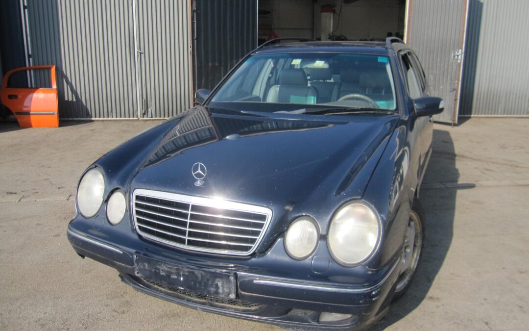 Mercedes MB E-Class (210)