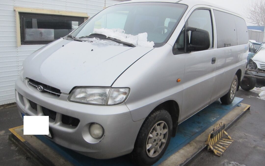 Hyundai H1 (98-   ) 2.5 TDI Körbe üveges